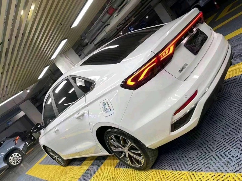 成都22年吉利帝豪4