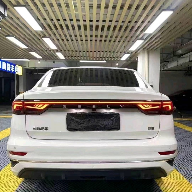 成都22年吉利帝豪5