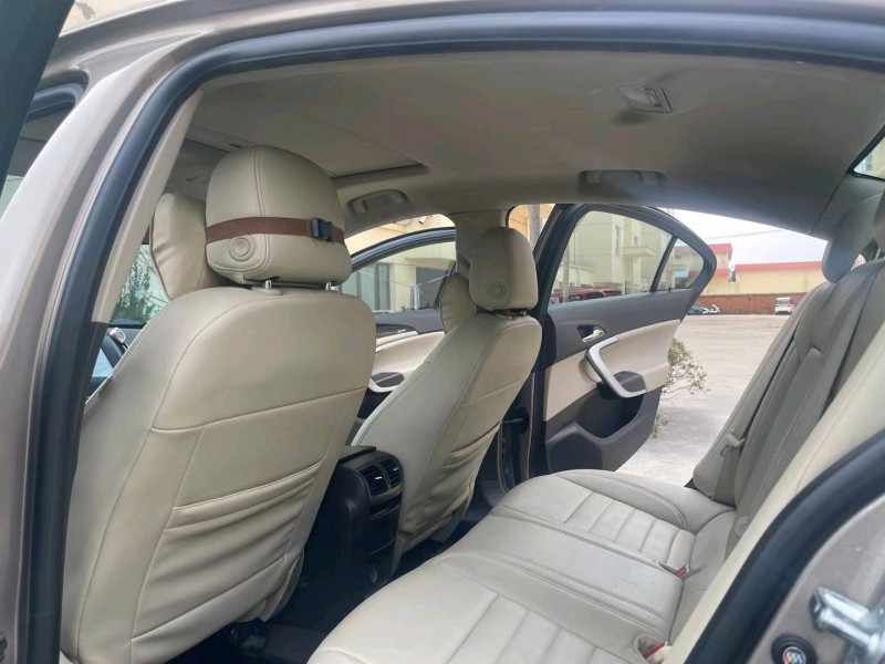 徐州14年别克君威8