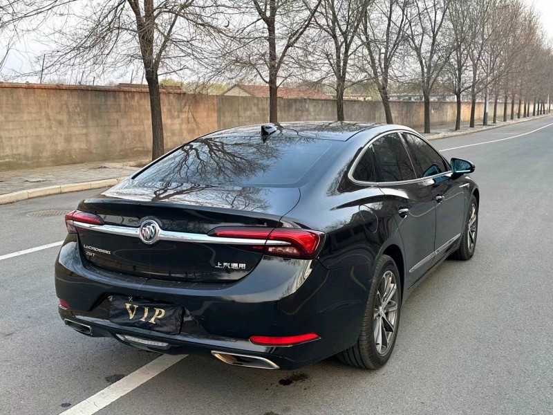 徐州20年别克君越4