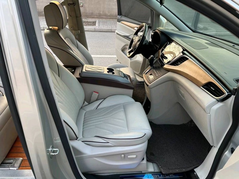 徐州18年别克GL86