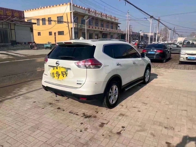 邯鄲14年日產奇駿5