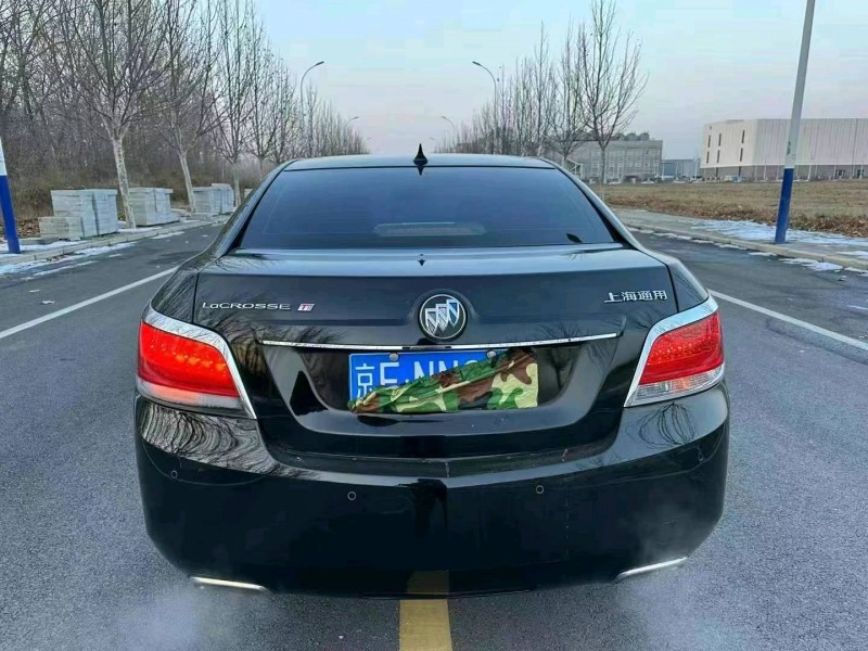 廊坊12年别克君越9