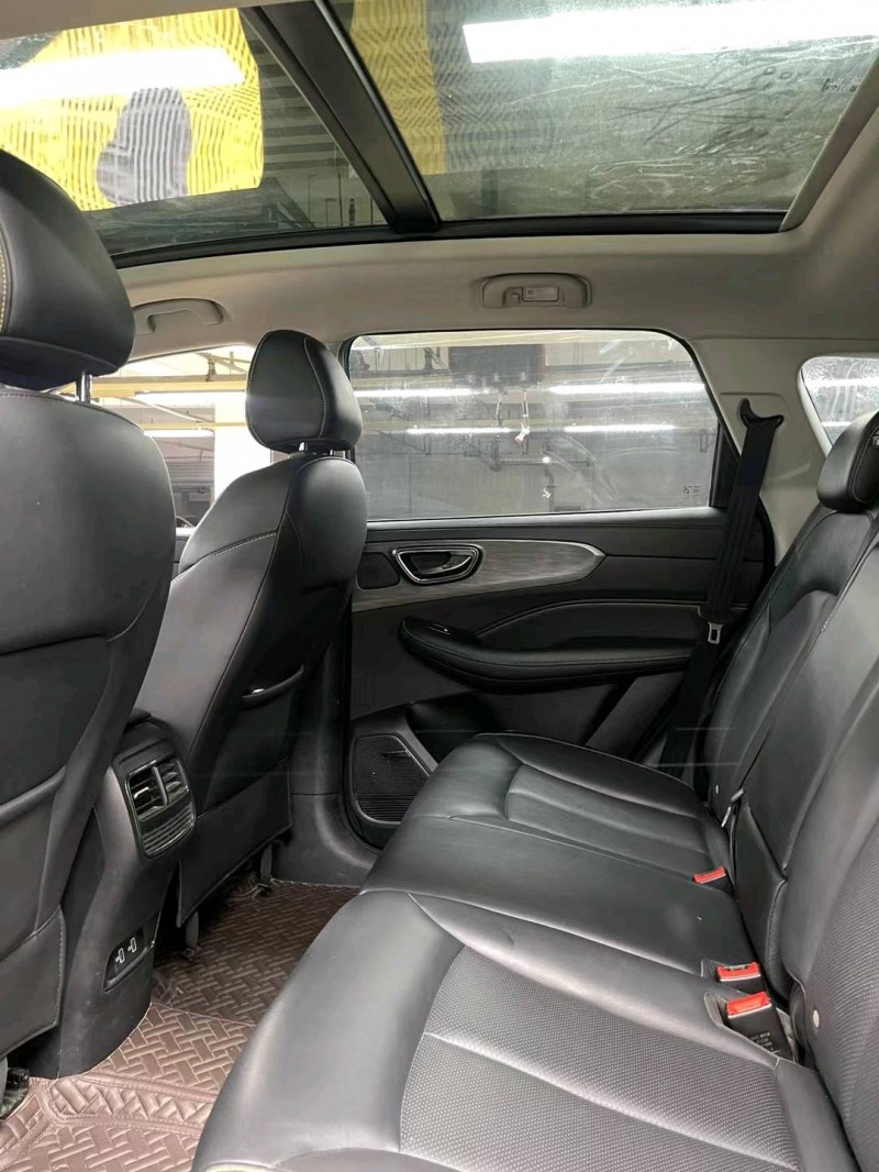 成都22年荣威RX57