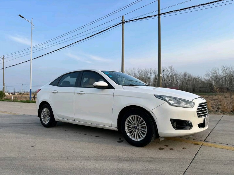 徐州16年福特福睿斯2