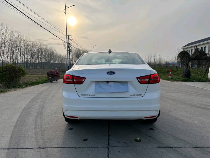 徐州16年福特福睿斯9