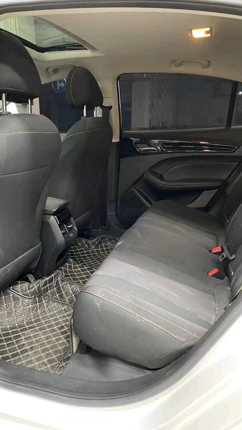 成都22年荣威i57