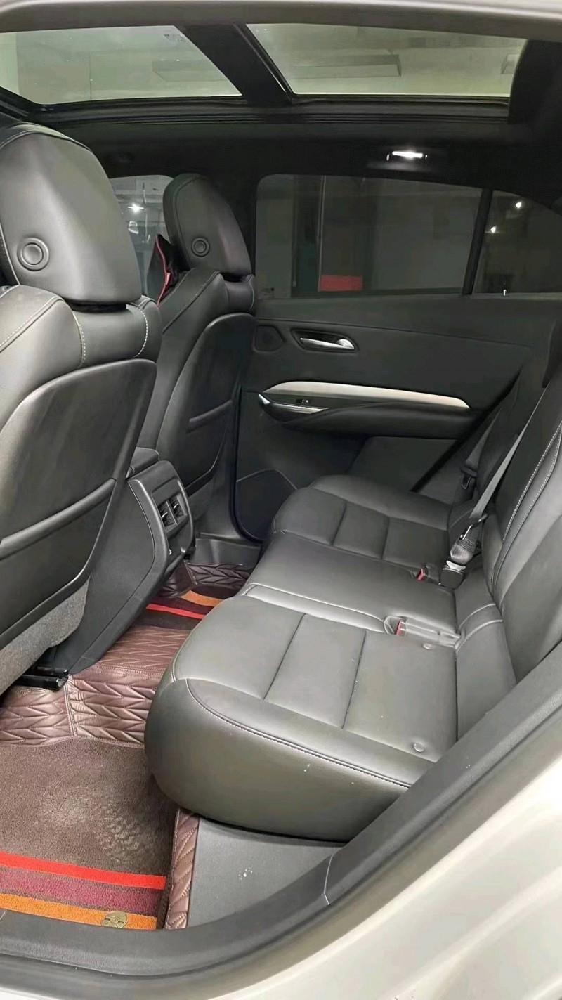 成都21年凯迪拉克XT47