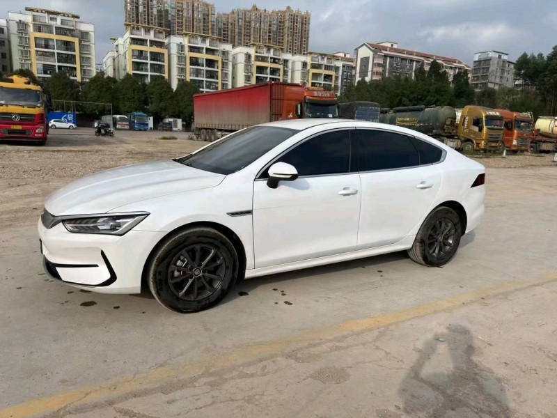 南寧23年比亞迪秦3
