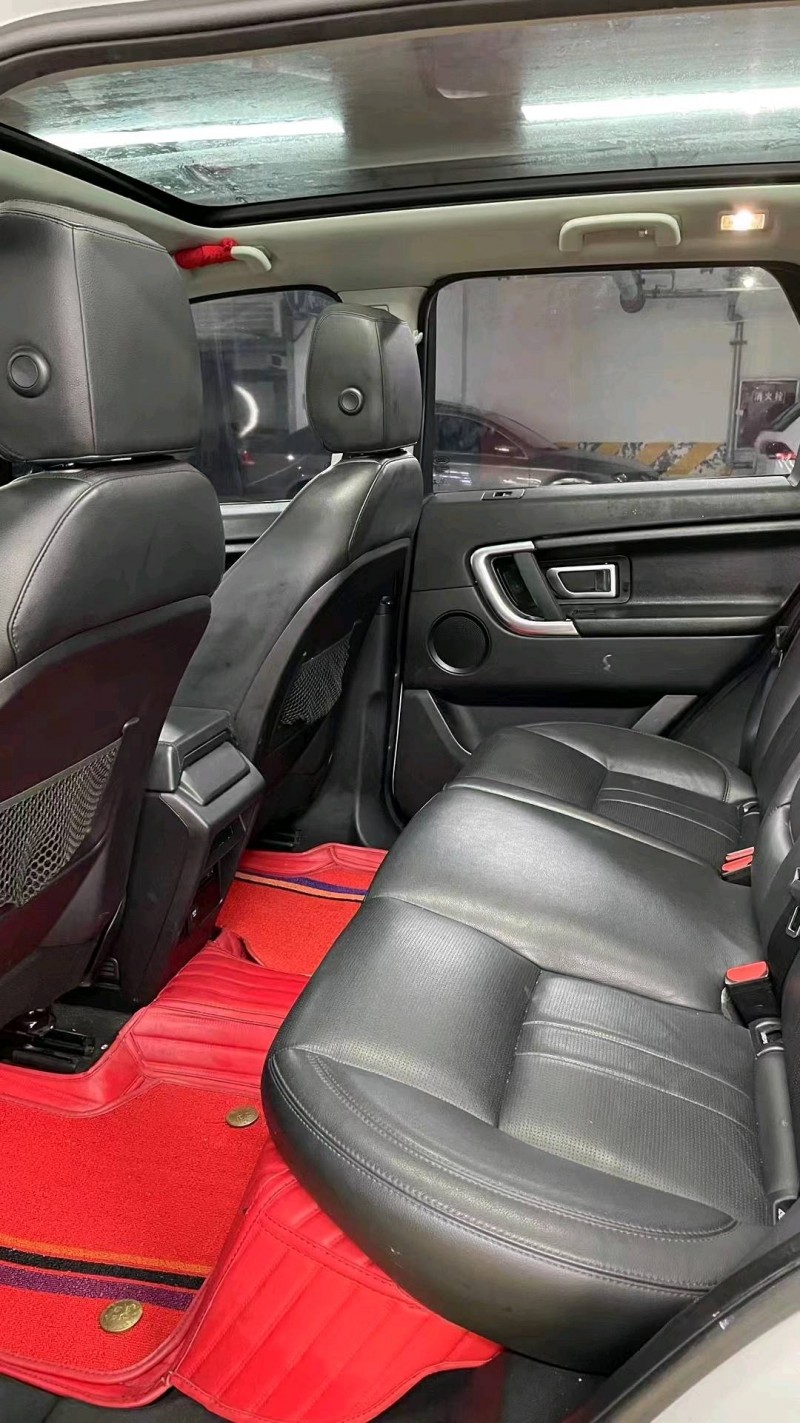 成都18年路虎发现神行8