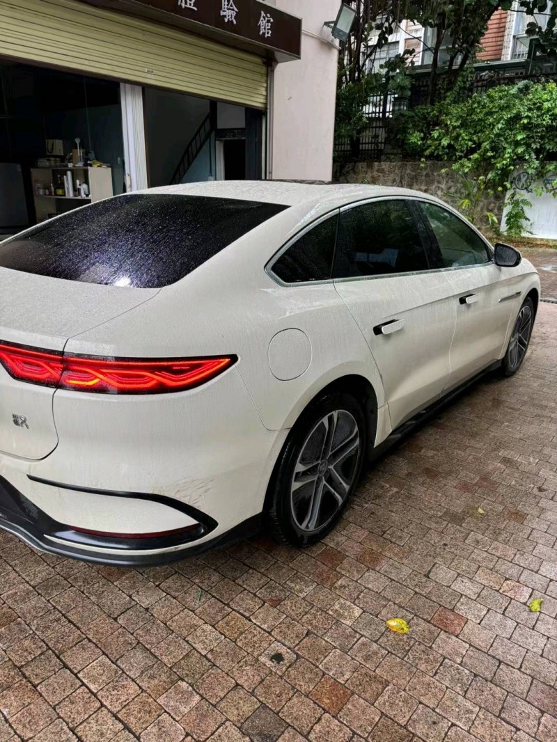 广州23年比亚迪汉3