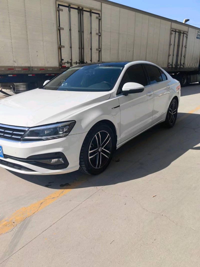 保定19年大众凌渡3