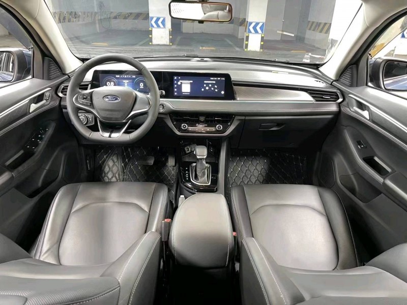 成都22年福特福睿斯9