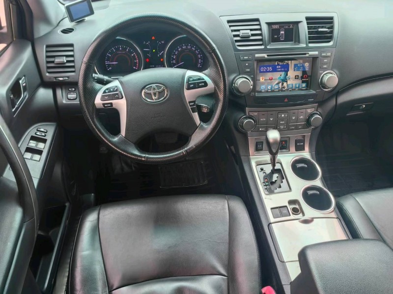 保定13年丰田汉兰达7