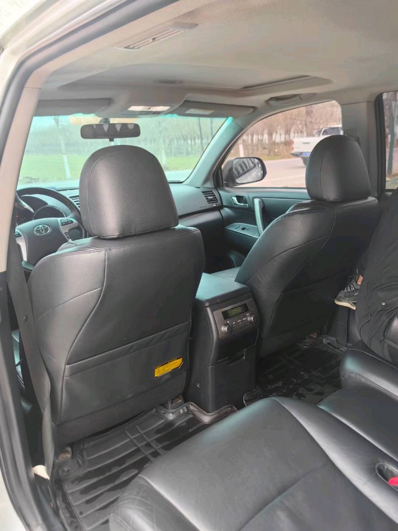 保定13年丰田汉兰达8