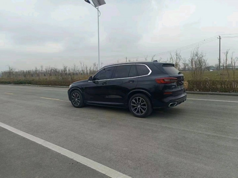 东营21年宝马X57