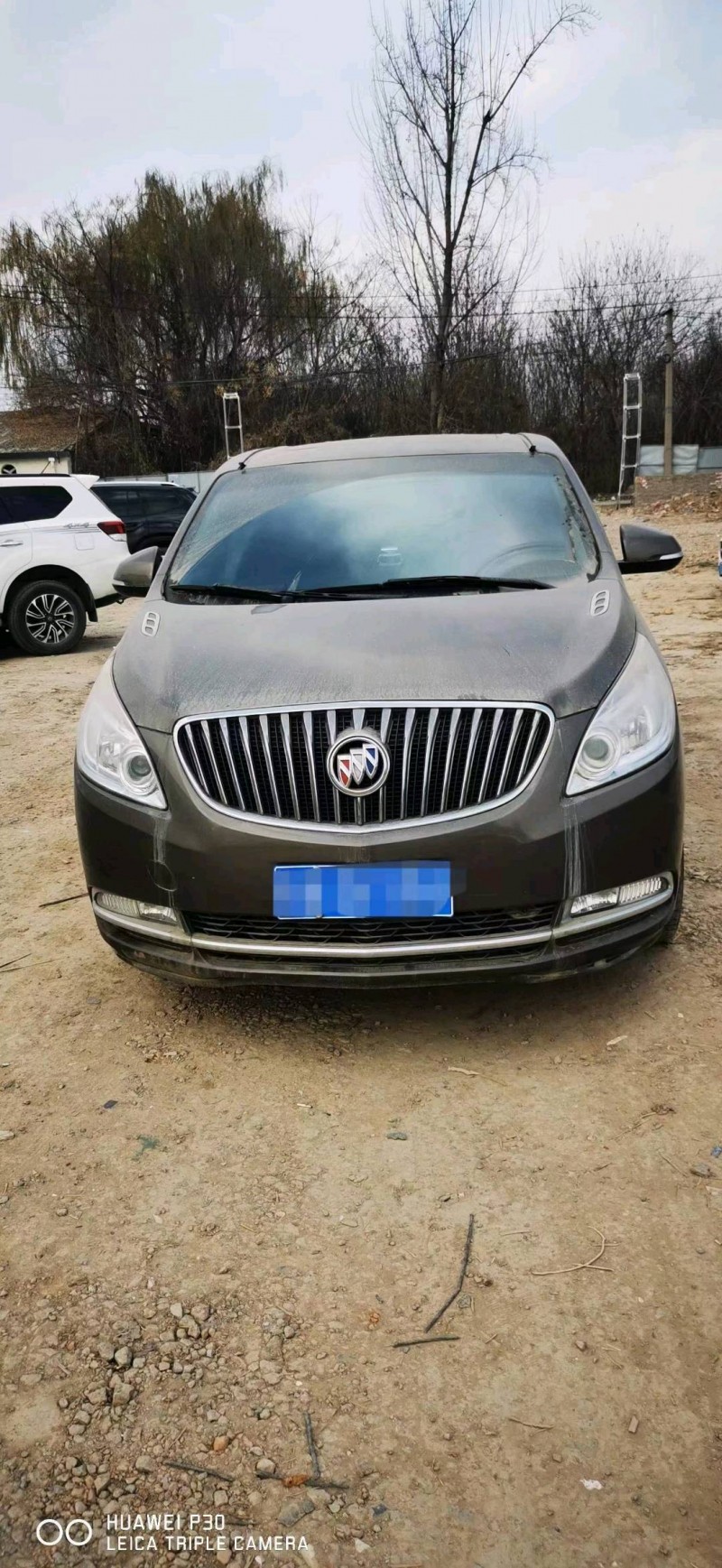 济宁16年别克GL81