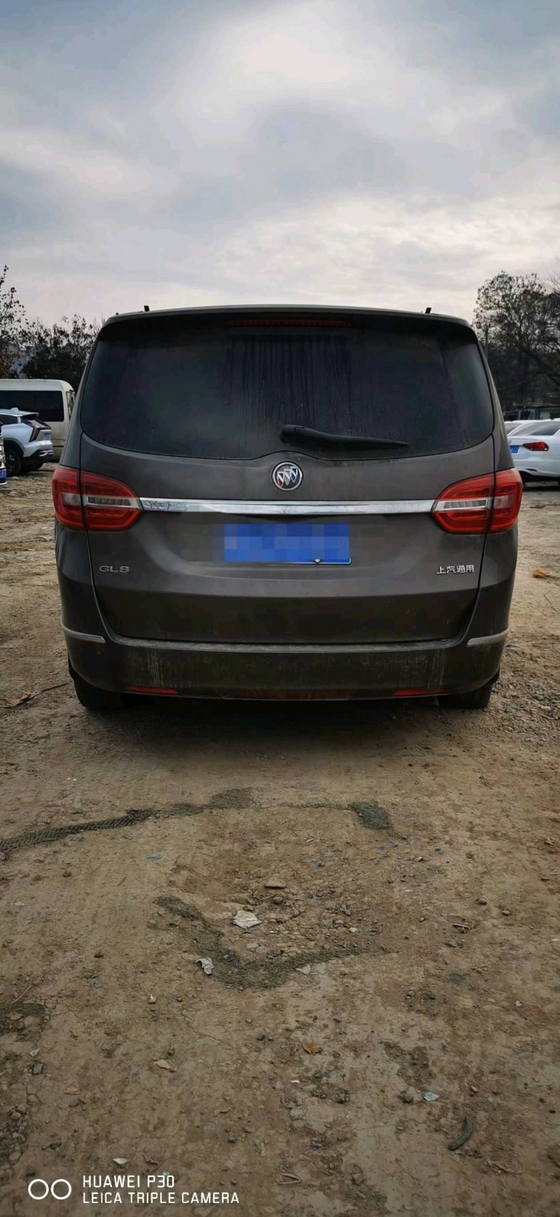 济宁16年别克GL86