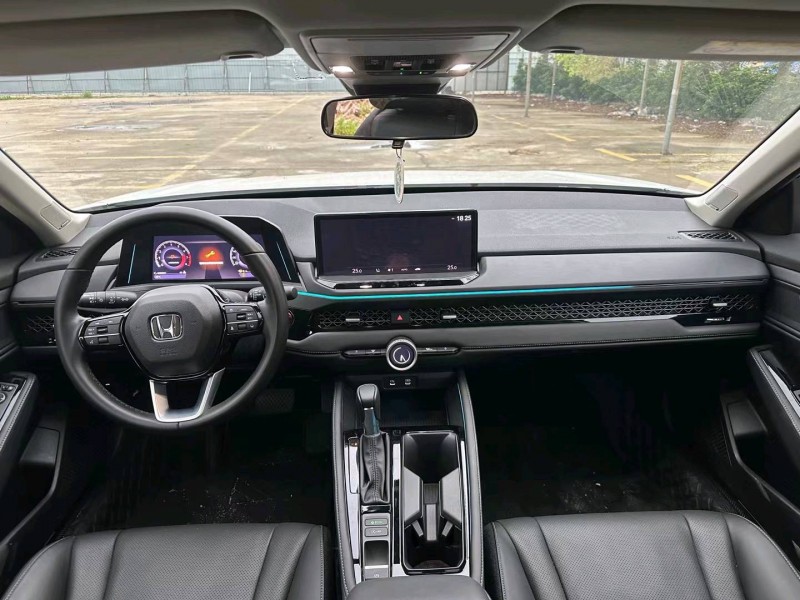 汕头23年本田雅阁7