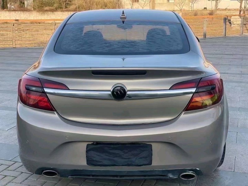 东营16年别克君威2