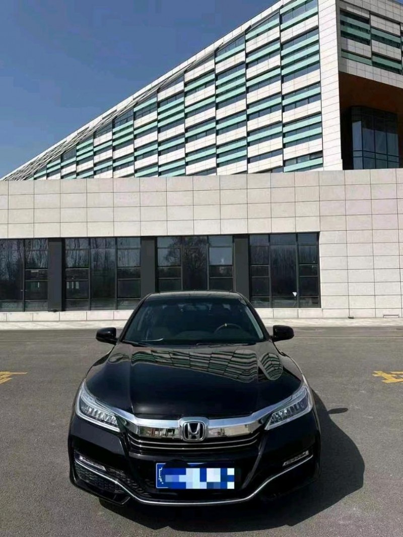 聊城17年本田雅阁1