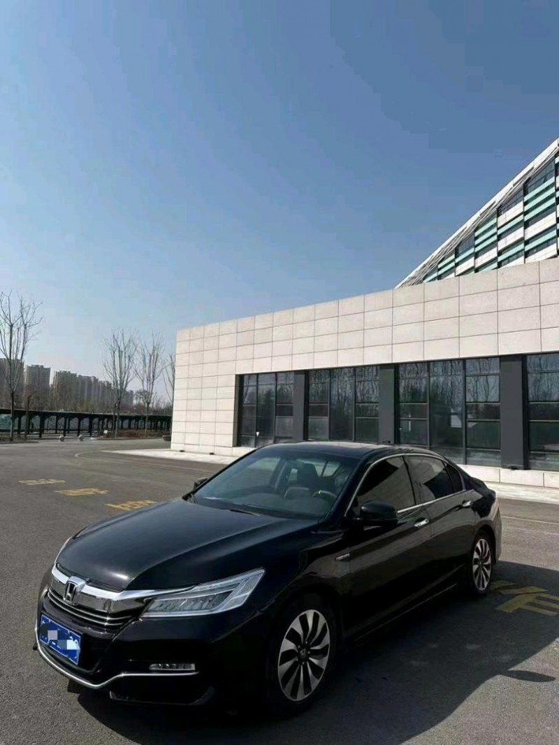 聊城17年本田雅阁3