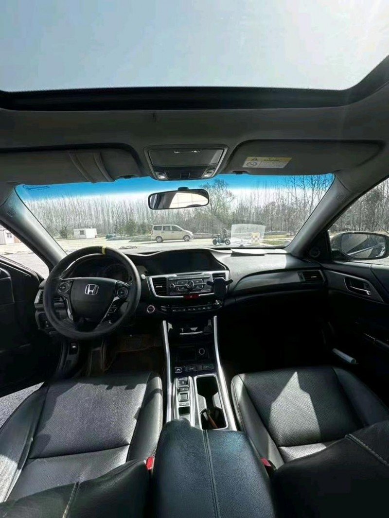 聊城17年本田雅阁7