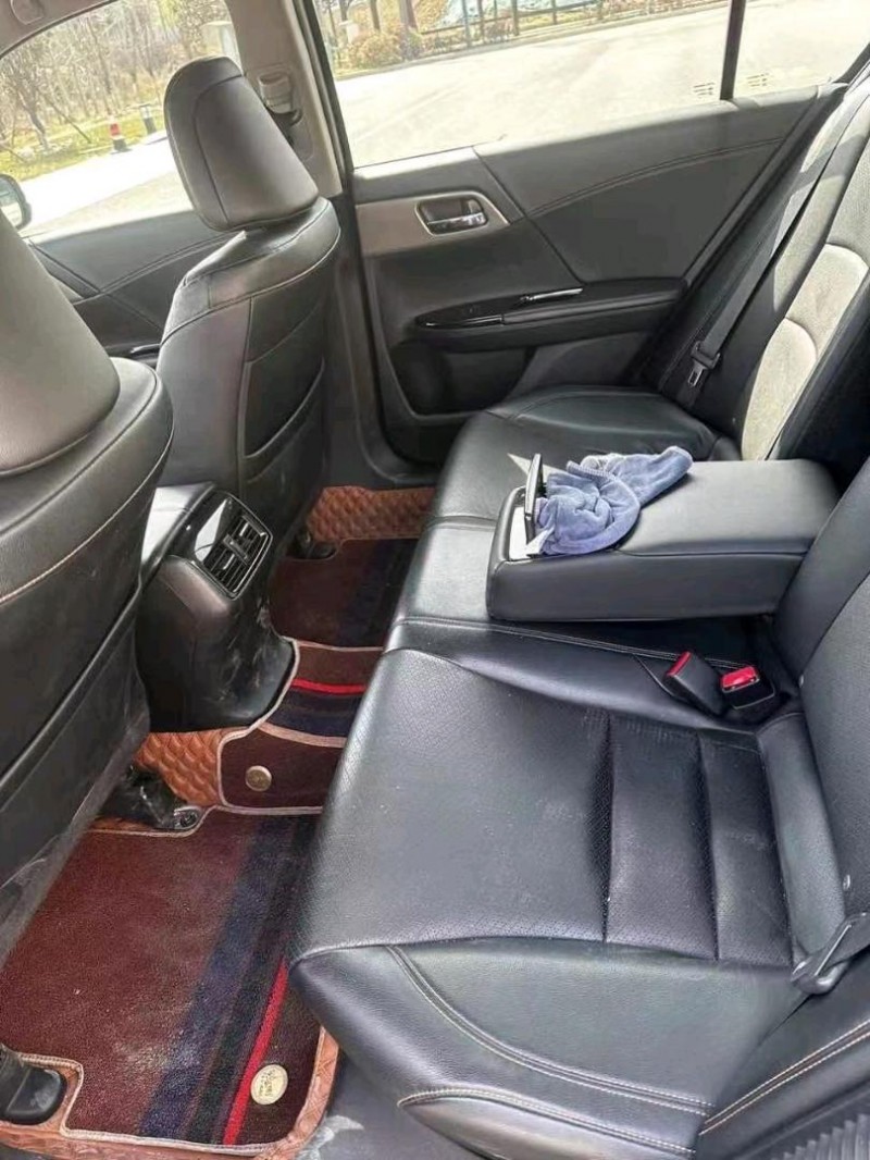 聊城17年本田雅阁8