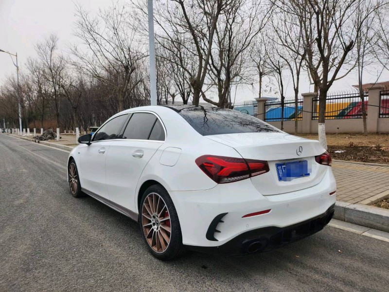 邢台19年奔驰A2