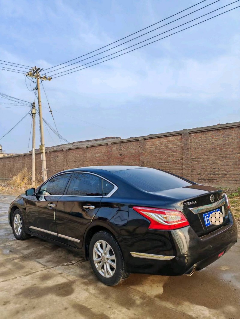 保定16年日产天籁5