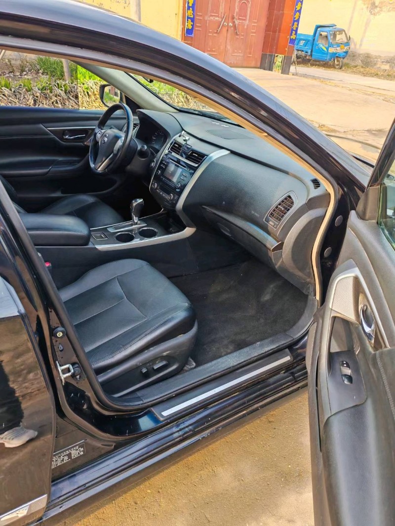 保定16年日产天籁6