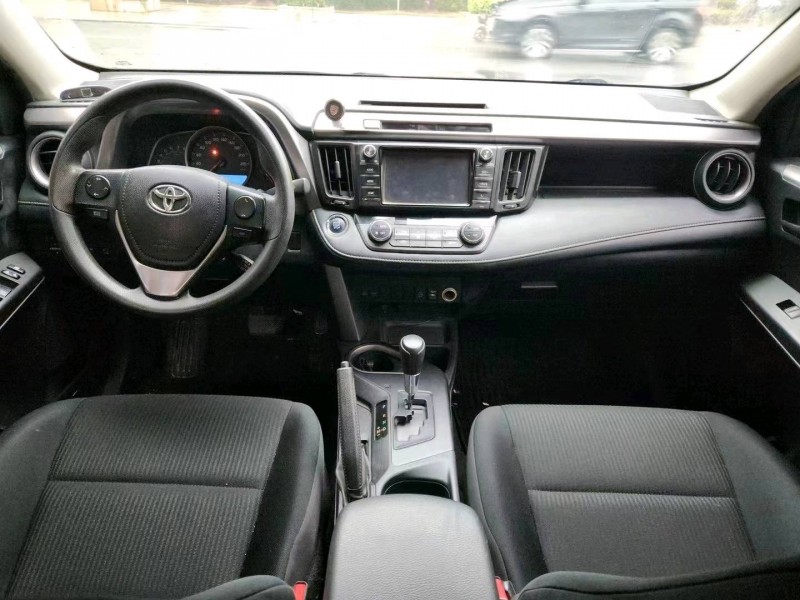 东莞17年丰田RAV45