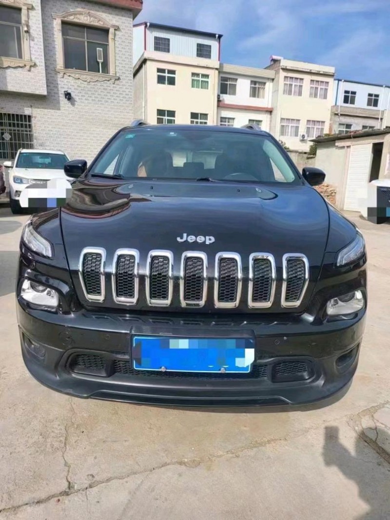 咸陽17年Jeep自由光1