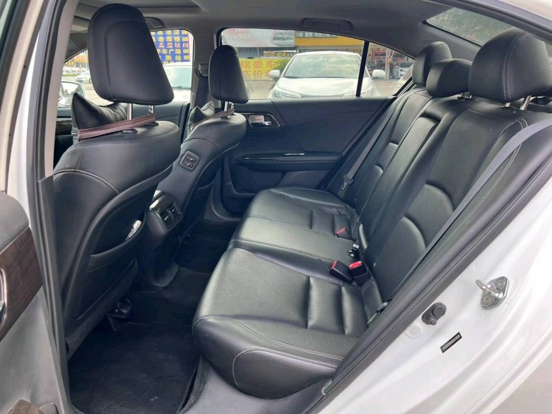 广州15年本田雅阁5