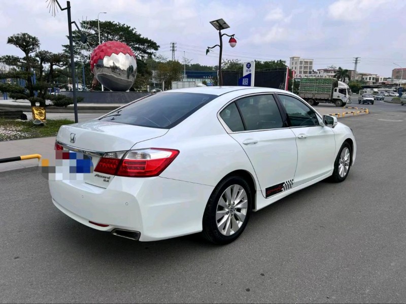 广州15年本田雅阁8