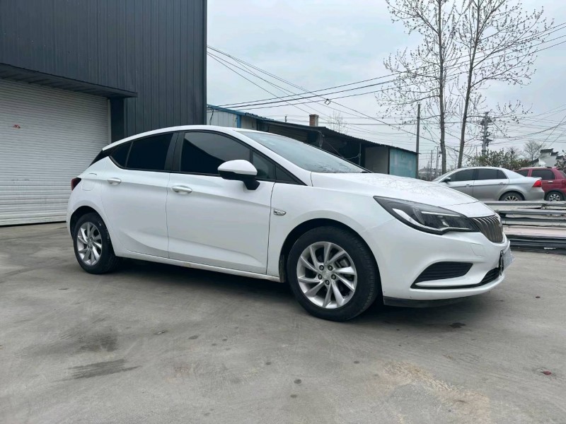 徐州17年别克威朗2