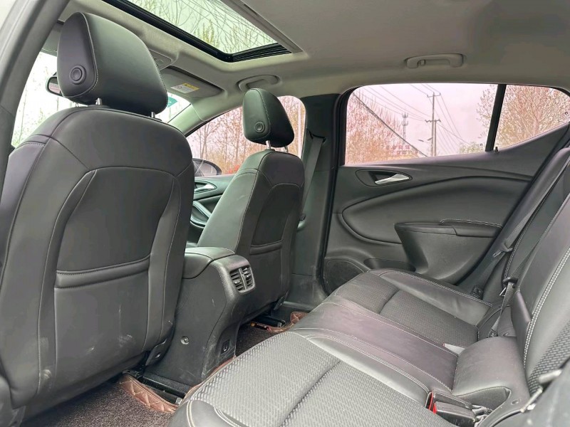 徐州17年别克威朗5