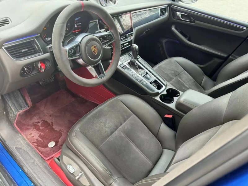 济宁17年保时捷Macan8
