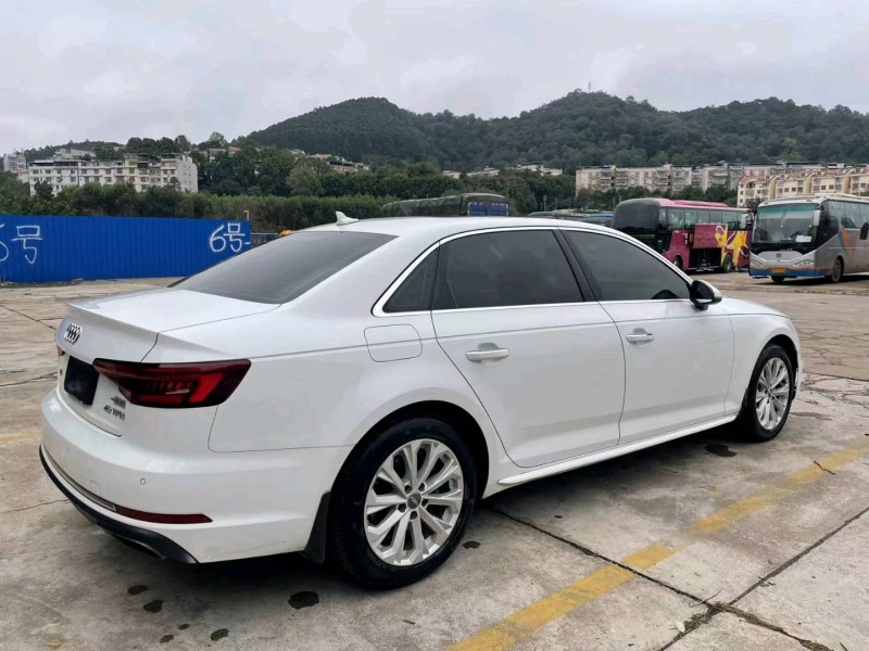 南寧19年奧迪A4L8
