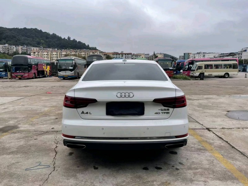 南寧19年奧迪A4L9