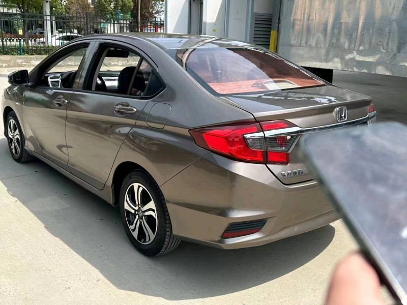 汕头17年本田哥瑞8