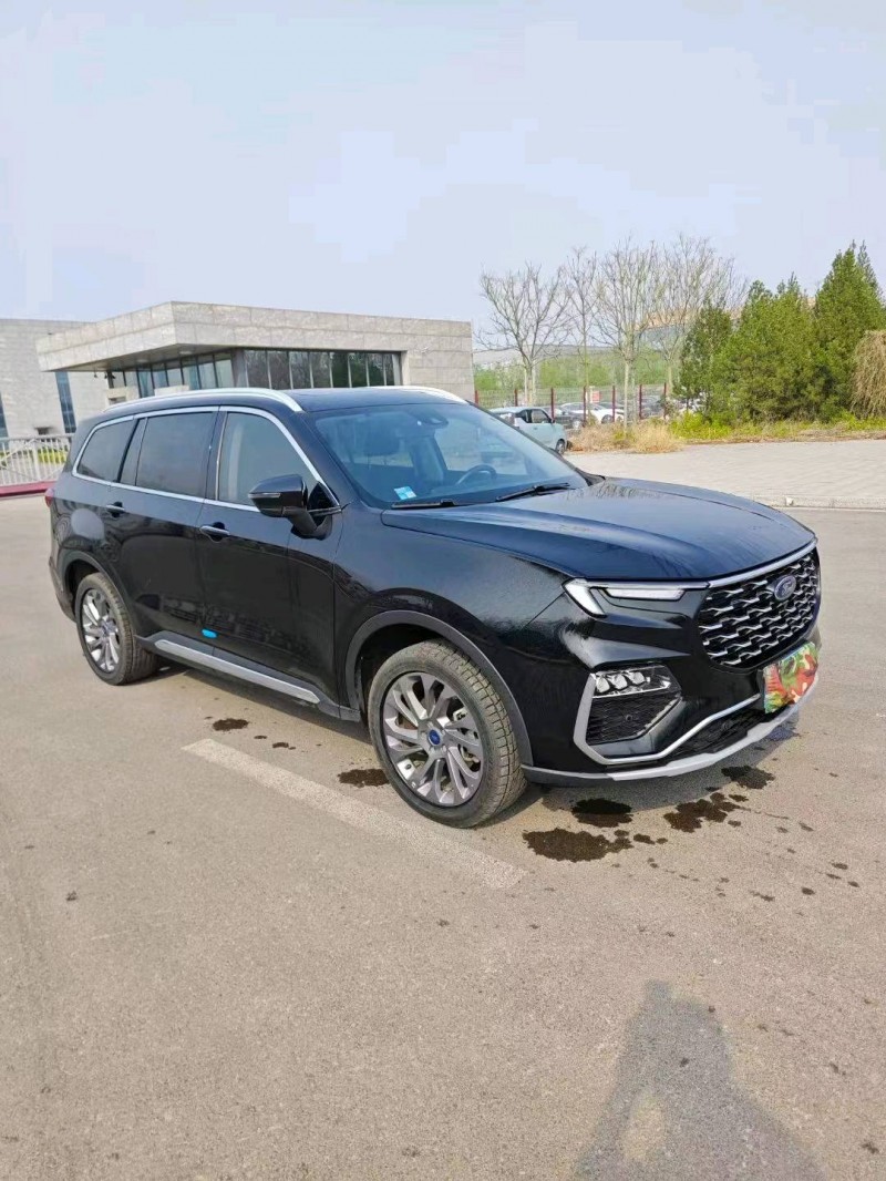 东营21年福特领裕8