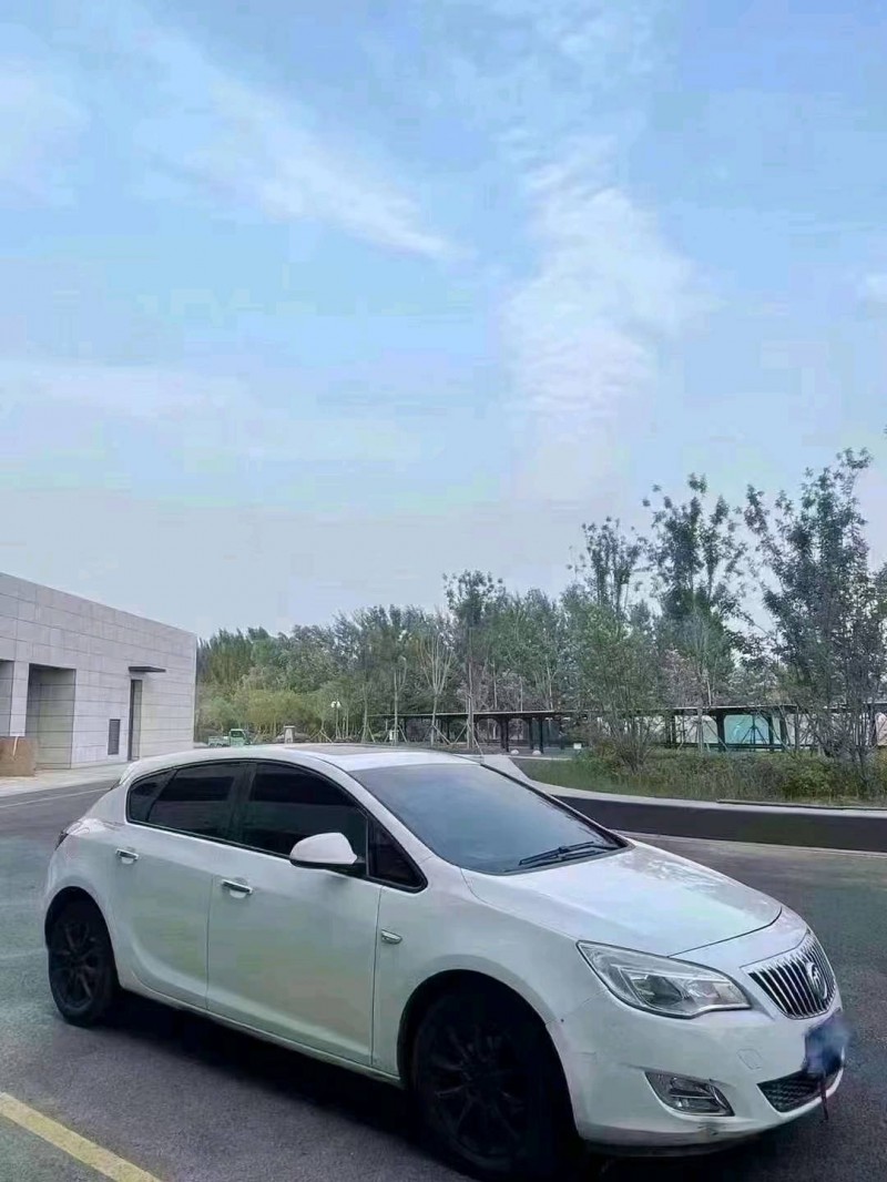 聊城15年别克英朗2