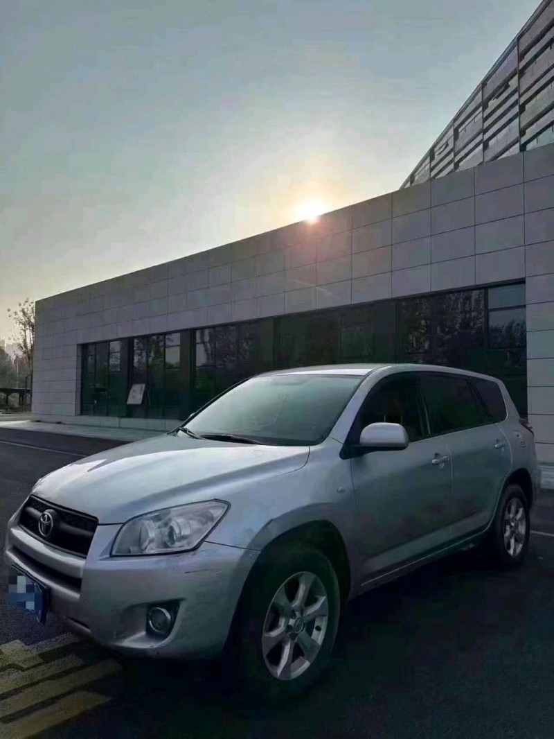 聊城13年丰田RAV43