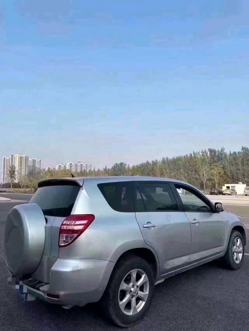 聊城13年丰田RAV44