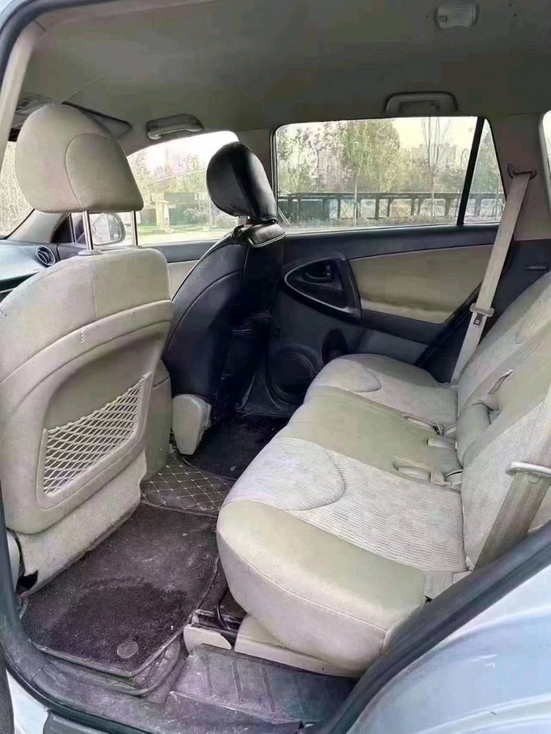 聊城13年丰田RAV47