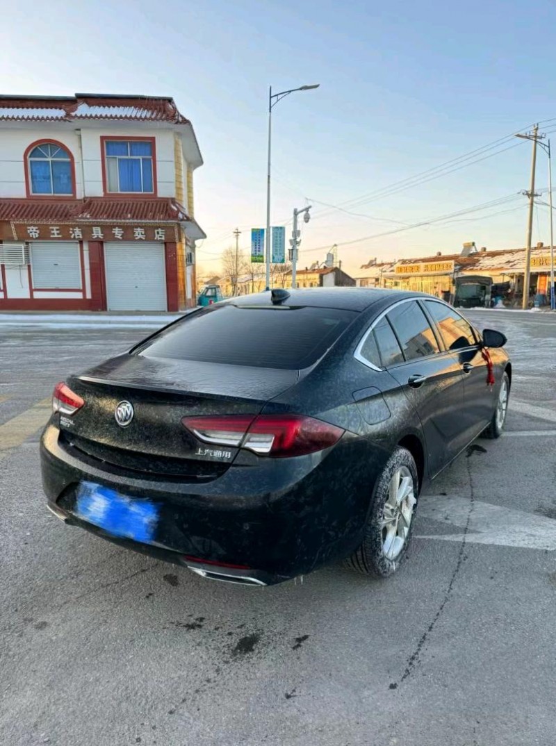 济宁23年别克君威7