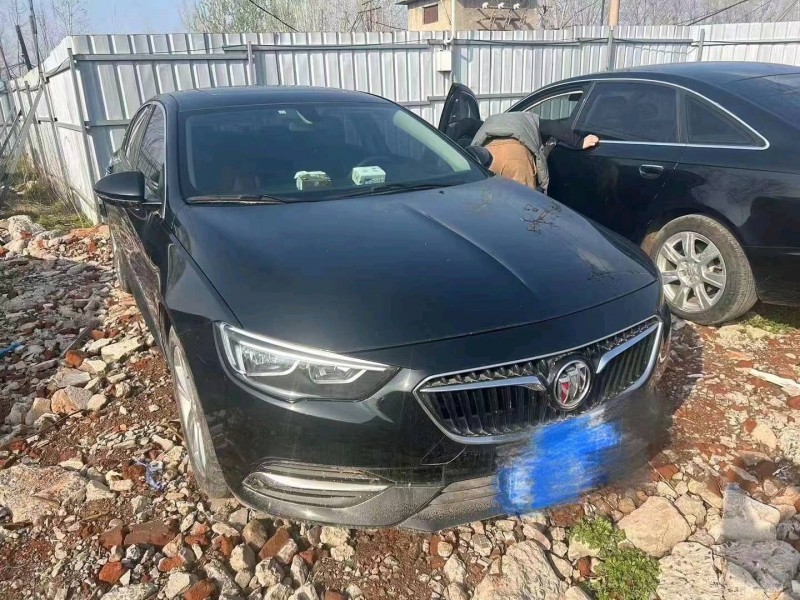 济宁20年别克君威2