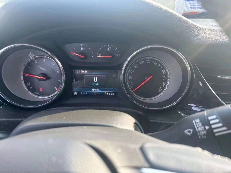 济宁20年别克君威4