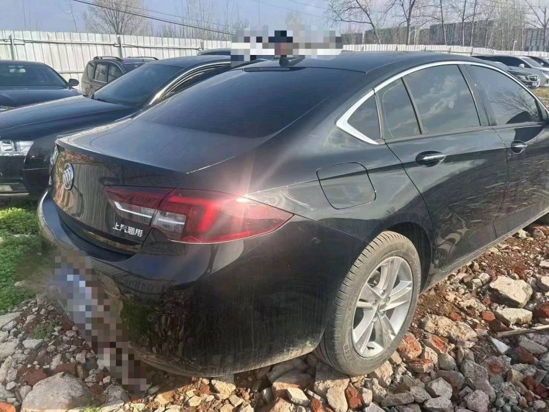 济宁20年别克君威5